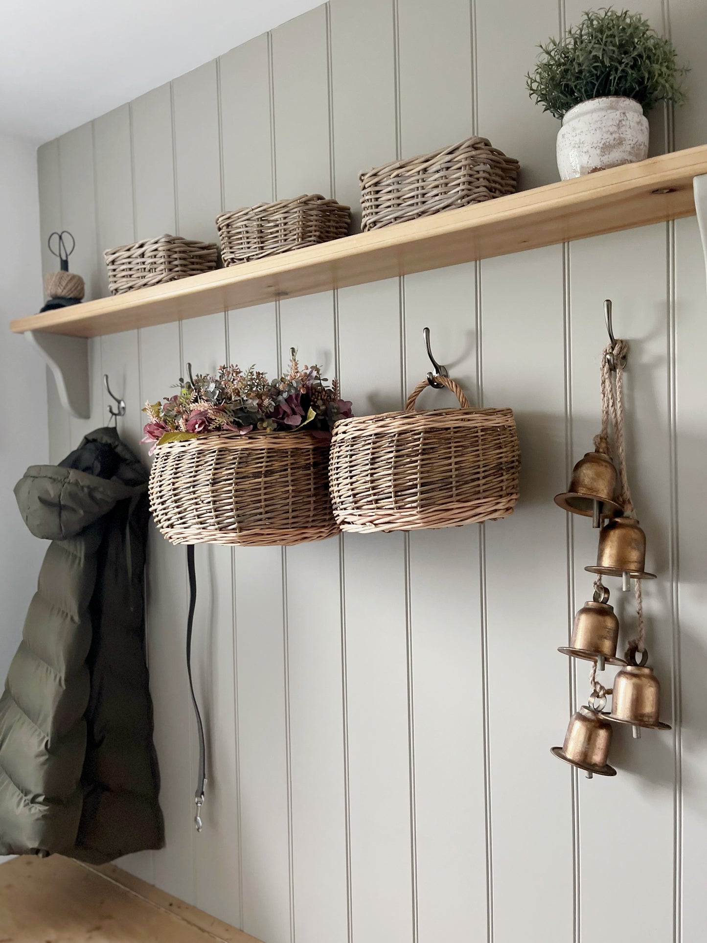 Oval Hanging Wall Basket